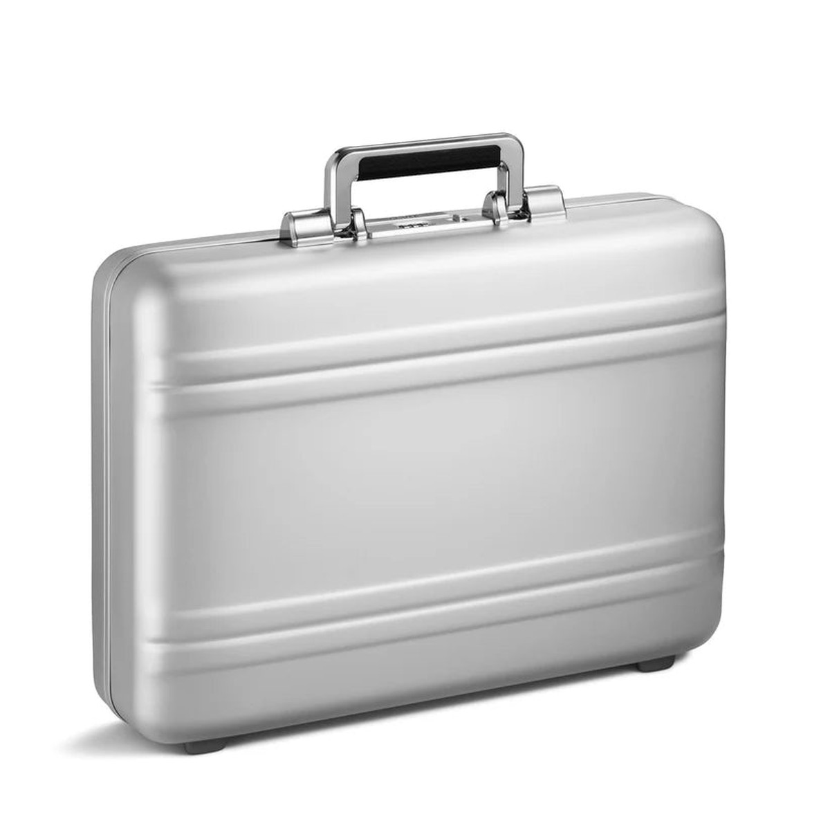 Zero Haliburton Classic Aluminum 3.0 Medium Attache Case